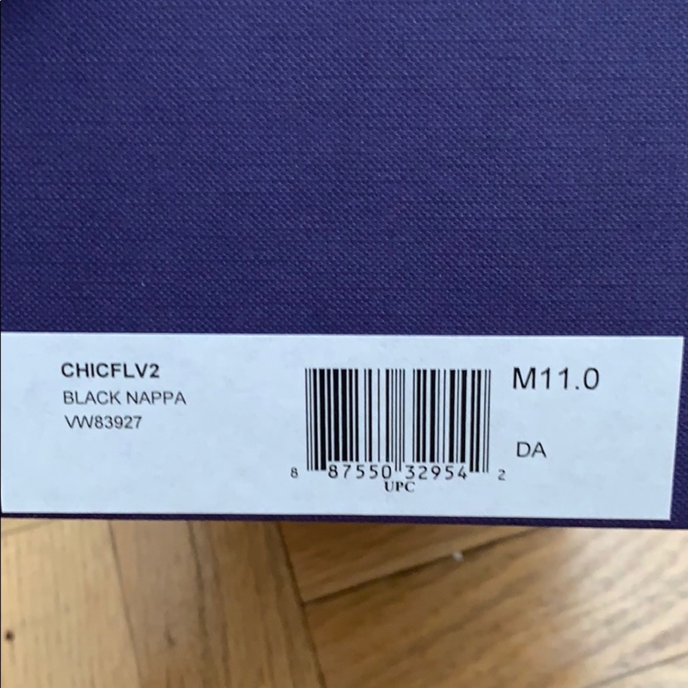 Authentic Stuart Weitzman Leather Flat Shoes - image 8